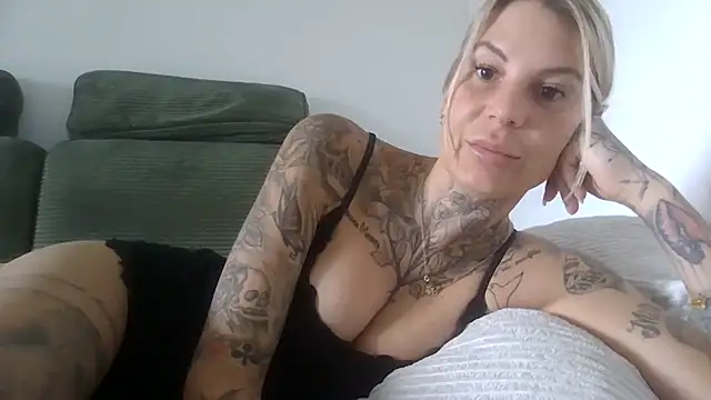 Snapshot of Sierablum chatting on 6, 7, 2026 Sierablum online show from 6, 7, 2026