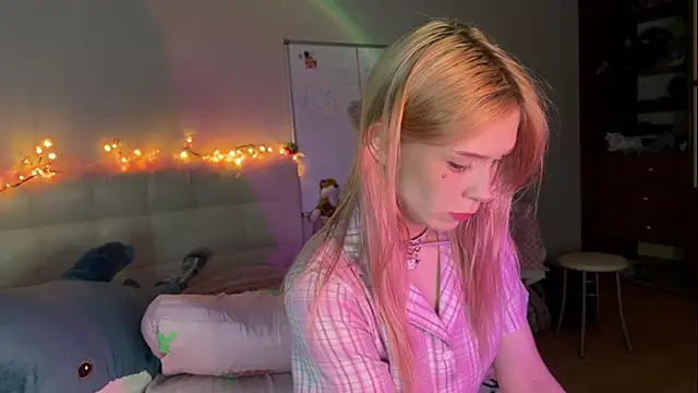 sexy cute18 online show from 19, 7, 2026
