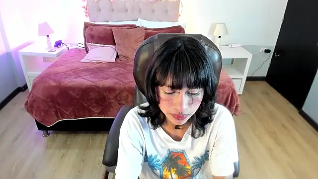 kat cute   online show from 17, 6, 2026