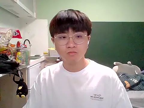 Snapshot of Yang_571 chatting on 10, 6, 2026 Yang 571 online show from 10, 6, 2026