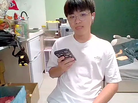 Snapshot of Yang_571 chatting on 11, 6, 2026 Yang 571 online show from 11, 6, 2026
