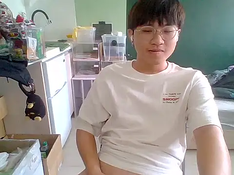 Snapshot of Yang_571 chatting on 24, 6, 2026 Yang 571 online show from 24, 6, 2026