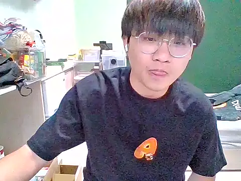 Snapshot of Yang_571 chatting on 16, 7, 2026 Yang 571 online show from 16, 7, 2026
