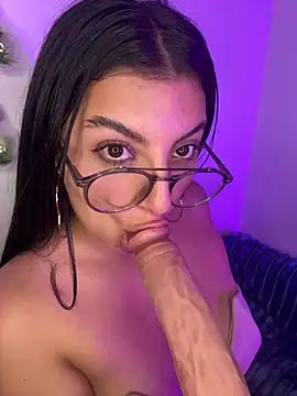 Snapshot of isara_a chatting on 25, 6, 2026 isara a online show from 25, 6, 2026