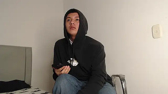 Snapshot of Owenn__blueee chatting on 13, 6, 2026 Owenn blueee online show from 13, 6, 2026