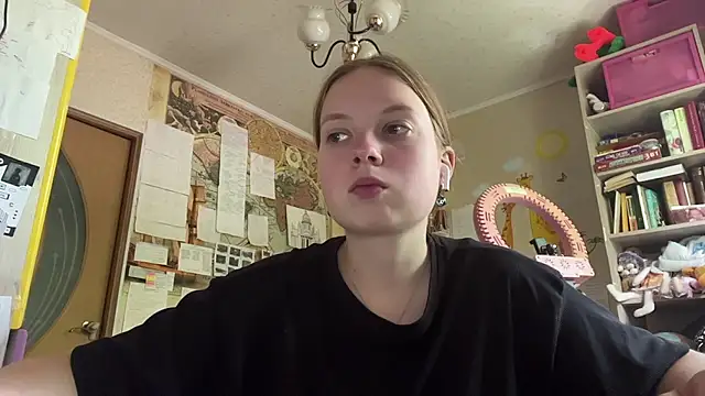 Snapshot of Aileyn chatting on 15, 7, 2026 Aileyn online show from 15, 7, 2026
