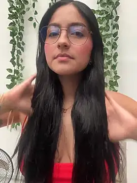 Snapshot of SophiCastro09_ chatting on 7, 7, 2026 SophiCastro09 online show from 7, 7, 2026
