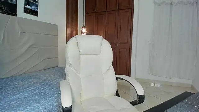 Snapshot of lia_monroe1 chatting on 29, 7, 2026 lia monroe1 online show from 29, 7, 2026