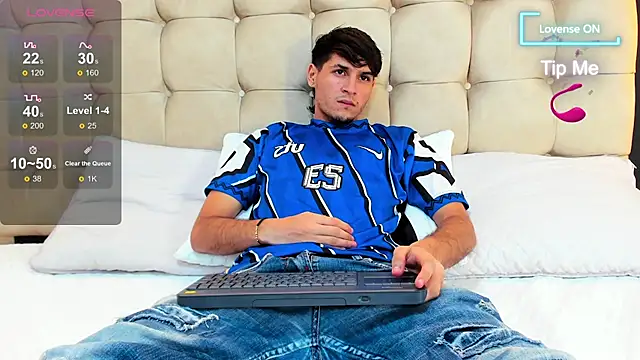 Snapshot of Zack23__ chatting on 25, 6, 2026 Zack23 online show from 25, 6, 2026