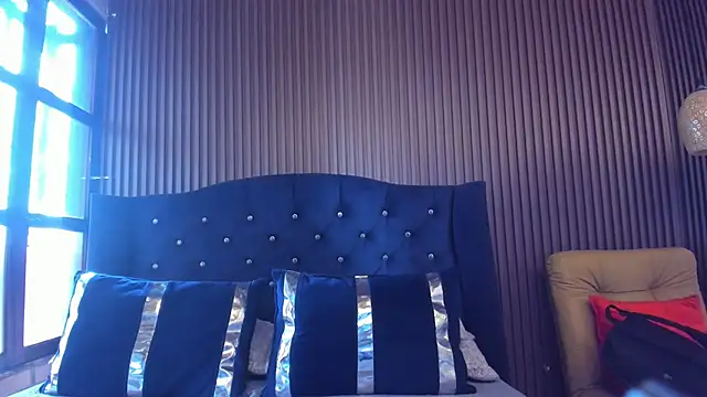Chloe Belll online show from 21, 6, 2026