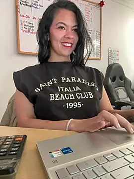 vanellopeFoxx online show from 14, 7, 2026