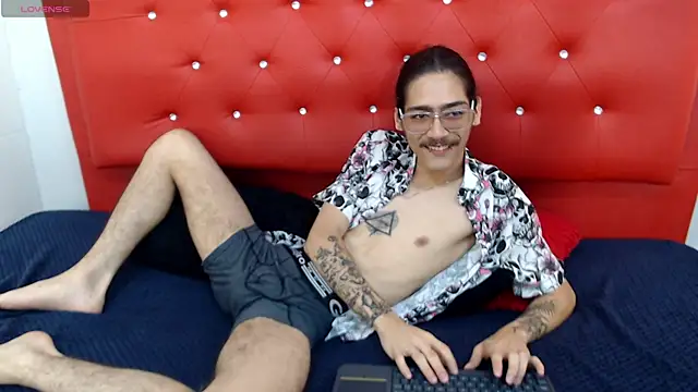 Snapshot of bigcock_robert chatting on 10, 6, 2026 bigcock robert online show from 10, 6, 2026