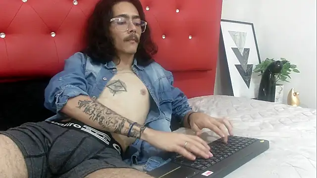 bigcock robert online show from 20, 6, 2026