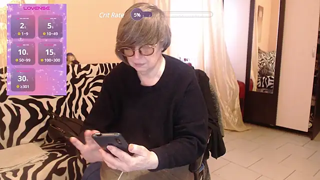Snapshot of Sharon_Amore chatting on 11, 3, 2025 Sharon Amore online show from 11, 3, 2025