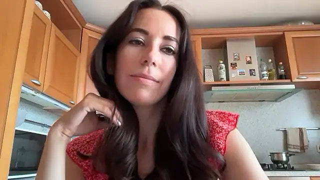 Flamingo Queen online show from 6, 7, 2026