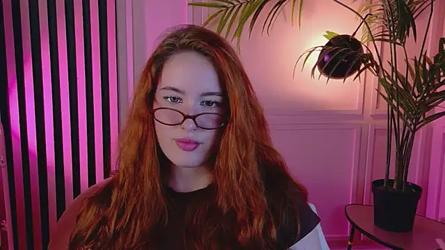 ChloeAster online show from 28, 6, 2026