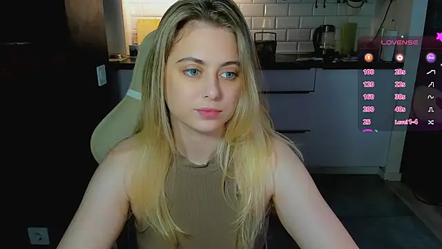 Snapshot of blonde_kellyy chatting on 20, 7, 2026 blonde kellyy online show from 20, 7, 2026