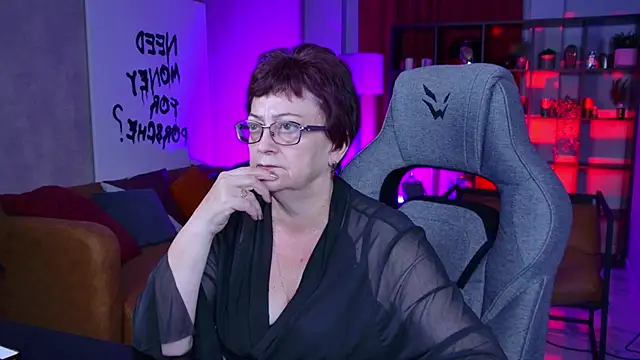 Snapshot of IsoldeMirevain chatting on 16, 6, 2026 IsoldeMirevain online show from 16, 6, 2026