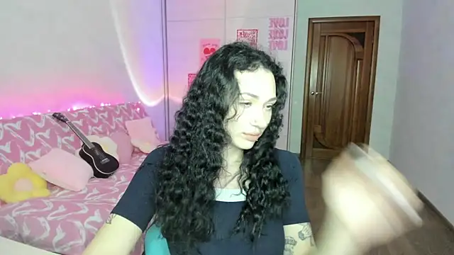 Snapshot of elisskriter chatting on 17, 6, 2026 elisskriter online show from 17, 6, 2026