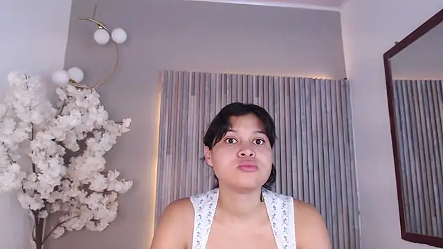 Snapshot of Kitty_Desire2 chatting on 2, 8, 2026 Kitty Desire2 online show from 2, 8, 2026