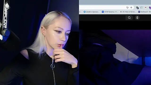 Snapshot of roxxyrowe chatting on 9, 7, 2026 roxxyrowe online show from 9, 7, 2026