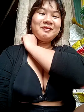 Snapshot of Emelyzz chatting on 10, 6, 2026 Emelyzz online show from 10, 6, 2026