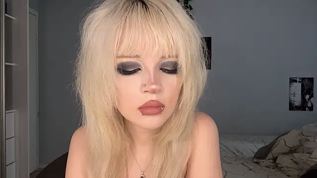 Snapshot of Velvets_Vixens01 chatting on 1, 8, 2026 Velvets Vixens01 online show from 1, 8, 2026