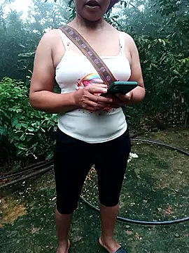 Snapshot of Chin-ni chatting on 27, 6, 2026 Chin-ni online show from 27, 6, 2026