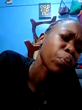 Snapshot of sweettracy13 chatting on 22, 6, 2026 sweettracy13 online show from 22, 6, 2026