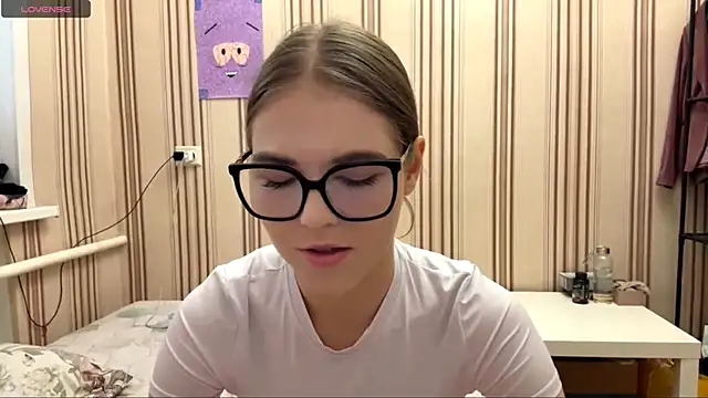 Snapshot of MiaWonderind chatting on 22, 7, 2026 MiaWonderind online show from 22, 7, 2026