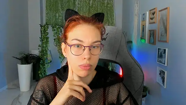 SeraphineDuskryn online show from 25, 6, 2026