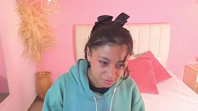 Snapshot of valeria__torres chatting on 16, 7, 2026 valeria torres online show from 16, 7, 2026