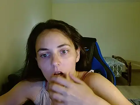 OliviaTheS online show from 25, 6, 2026