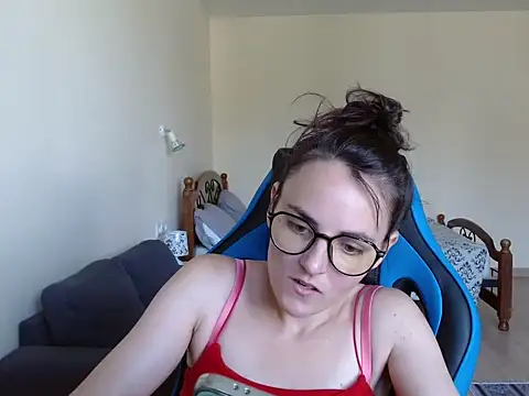 OliviaTheS online show from 28, 6, 2026