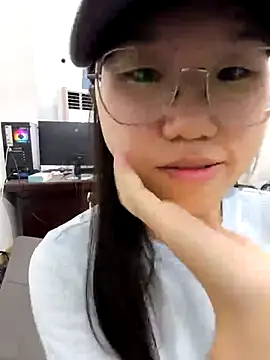 Snapshot of xiaomin666 chatting on 5, 8, 2026 xiaomin666 online show from 5, 8, 2026