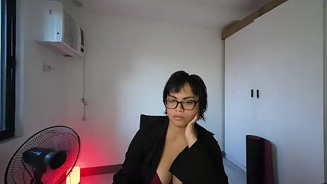 Snapshot of MysticMara chatting on 16, 6, 2026 MysticMara online show from 16, 6, 2026