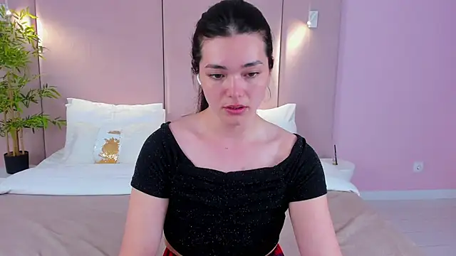 Snapshot of MaddieMeyer chatting on 7, 7, 2026 MaddieMeyer online show from 7, 7, 2026