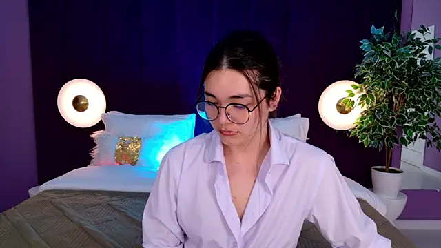 Snapshot of MaddieMeyer chatting on 16, 7, 2026 MaddieMeyer online show from 16, 7, 2026