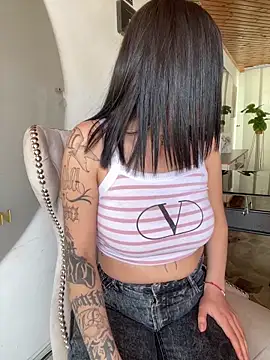 Snapshot of Mariana_pink18 chatting on 11, 6, 2026 Mariana pink18 online show from 11, 6, 2026