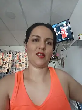 Snapshot of Zafiraluxx chatting on 7, 7, 2026 Zafiraluxx online show from 7, 7, 2026