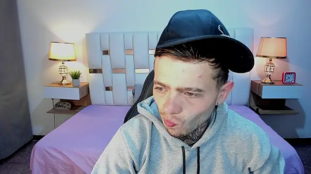Zeus damian21 online show from 4, 8, 2026