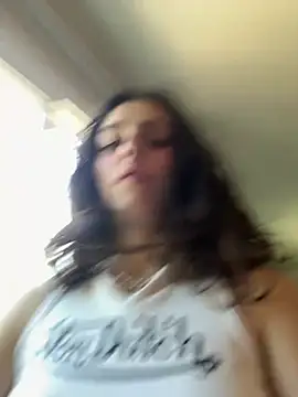 Snapshot of wetnrileyy chatting on 7, 7, 2026 wetnrileyy online show from 7, 7, 2026