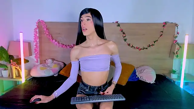 LaraRous online show from 13, 7, 2026