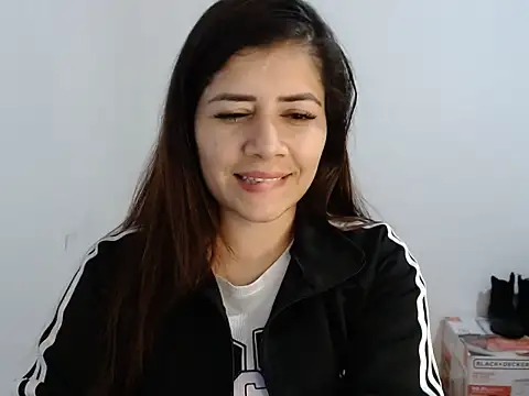 Luna zoe online show from 5, 7, 2026