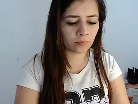 Luna zoe online show from 5, 7, 2026