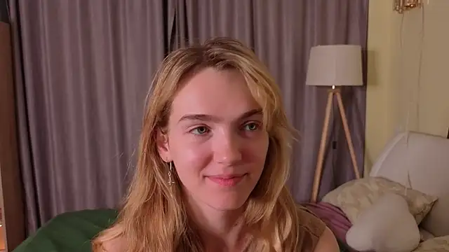 Snapshot of MarielRoloson chatting on 28, 6, 2026 MarielRoloson online show from 28, 6, 2026