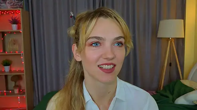 Snapshot of MarielRoloson chatting on 3, 7, 2026 MarielRoloson online show from 3, 7, 2026