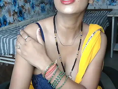 Snapshot of NottyMomo chatting on 11, 7, 2026 NottyMomo online show from 11, 7, 2026