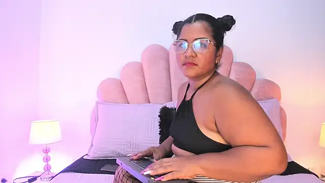 Snapshot of Mommy_Big_Ass chatting on 11, 7, 2026 Mommy Big Ass online show from 11, 7, 2026
