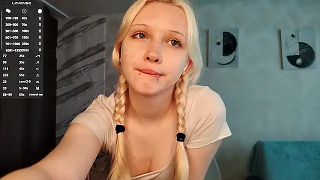 Snapshot of LadaSolar chatting on 18, 6, 2026 LadaSolar online show from 18, 6, 2026